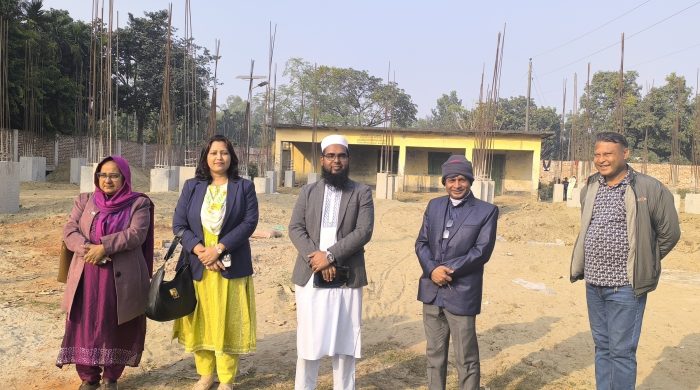 উন্নয়নমুলক প্রকল্প পরিদর্শনে রাণীশংকৈলে বিভাগীয় উপ-সচিব