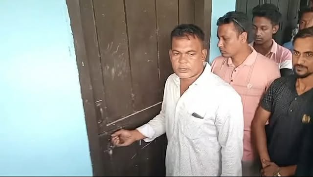 অর্থ আত্মসাতের অভিযোগে প্যানেল চেয়ারম্যানের কার্যালয়ে তালা ঝুলিয়ে দিলেন ইউপি সদস্যরা