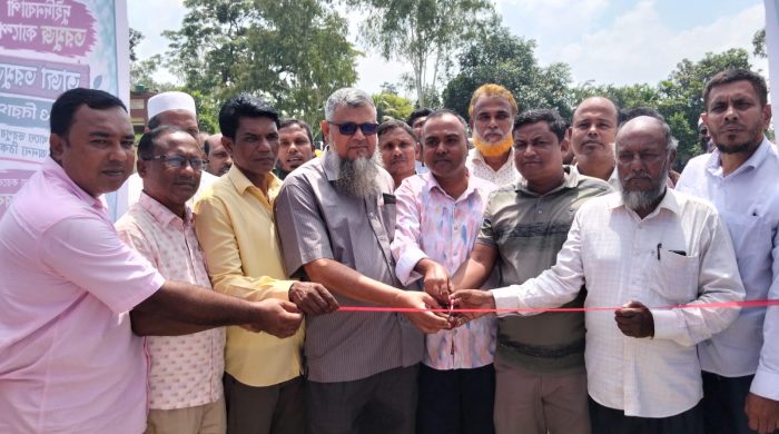 তীব্র গরমে স্বস্তির আয়োজন, দাড়িদহে বসেছে ব্যতিক্রমী ‘তরমুজের রসের হাট’