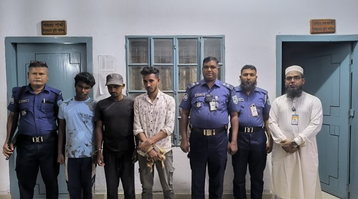 রাণীশংকৈলে গাঁজার আড্ডায় ৩ যুবক আটক- ভ্রাম্যমাণ আদালতে কারাদণ্ড