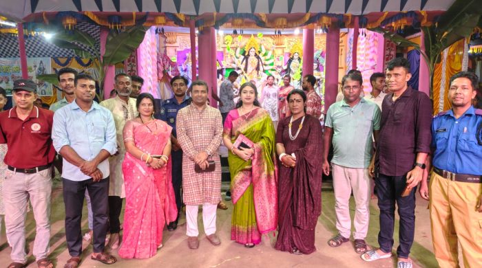 আশাশুনিতে ৪০টি পূজামণ্ডপ পরিদর্শন করলেন ইউএনও, শান্তিপূর্ণ দুর্গোৎসবের আহ্বান